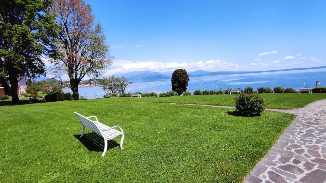 On The Beach Lake View Manerba del Garda Exterior photo
